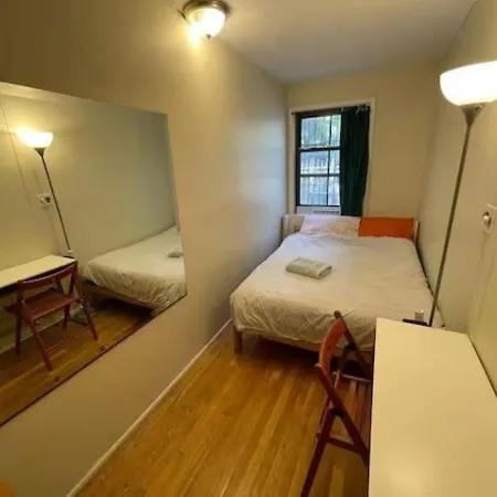 Central And Affordable Williamsburg Private Bedroom Close To Subway
